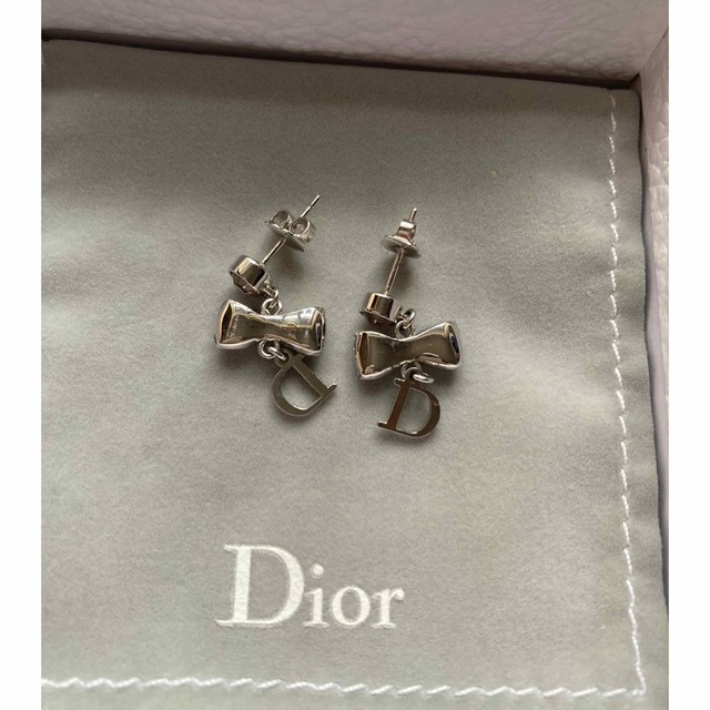 Christian Dior(クリスチャンディオール)のChristian Dior ピアス リボン レディースのアクセサリー(ピアス)の商品写真