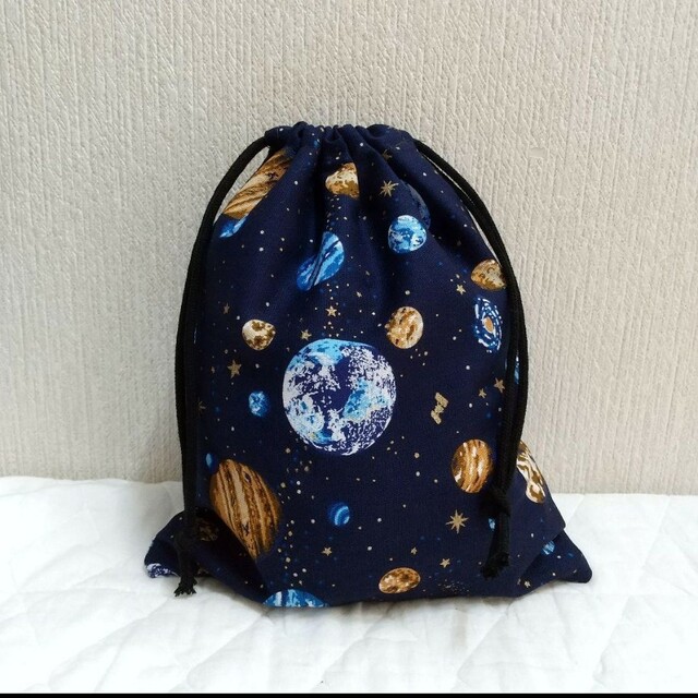 巾着袋　給食袋　惑星柄　ハンドメイド ハンドメイドのキッズ/ベビー(外出用品)の商品写真