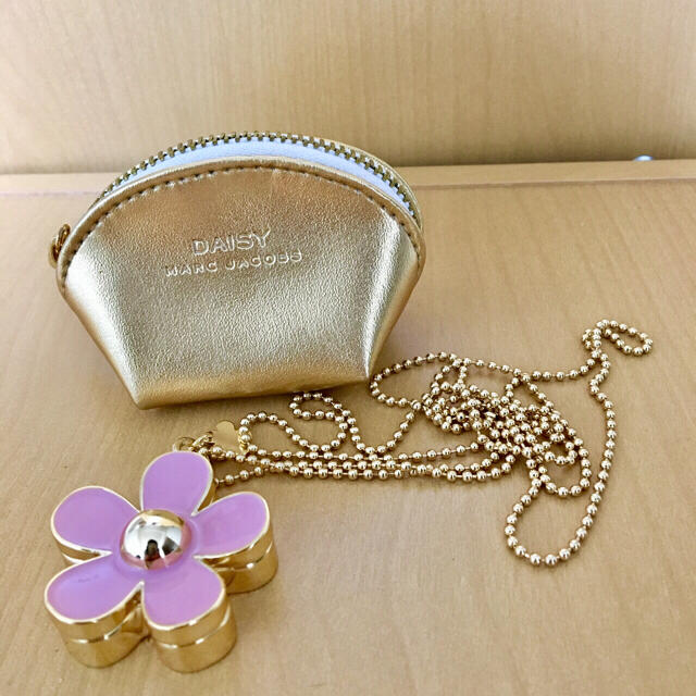 MARC JACOBS(マークジェイコブス)のどーりー様専用✴︎マークジェイコブス ネックレス 練り香水 レディースのアクセサリー(ネックレス)の商品写真