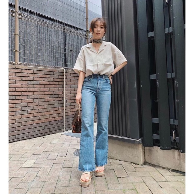 moussy(マウジー)のMOUSSY OPEN COLLAR シャツ アイボリー マウジー 開襟シャツ レディースのトップス(シャツ/ブラウス(半袖/袖なし))の商品写真