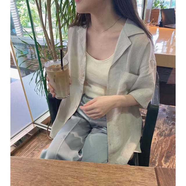 moussy(マウジー)のMOUSSY OPEN COLLAR シャツ アイボリー マウジー 開襟シャツ レディースのトップス(シャツ/ブラウス(半袖/袖なし))の商品写真