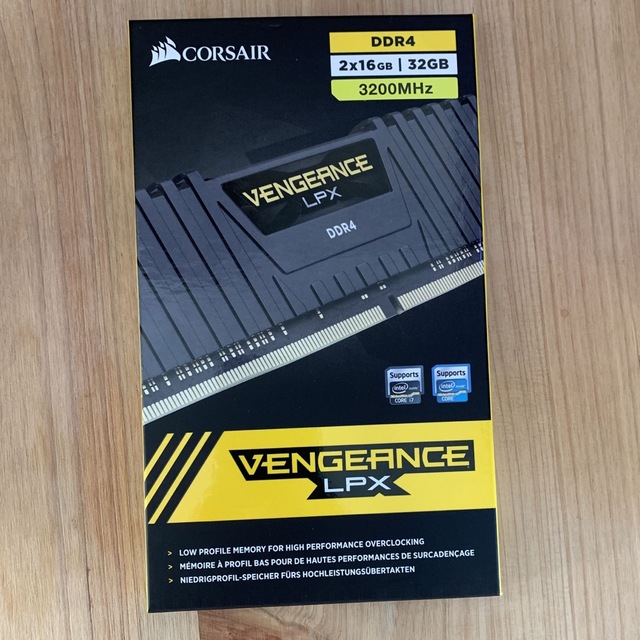 DDR4 32GB(2x16GB) CORSAIRスマホ/家電/カメラ