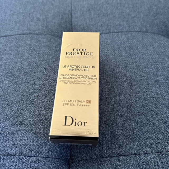 Dior(ディオール)のDior プレステージホワイトルプロテクターUVミネラルBB(01)  コスメ/美容のベースメイク/化粧品(化粧下地)の商品写真