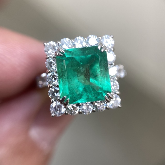 9.7g★3.78ct★✨大粒エメラルド1.1ctダイヤモンドプラチナリング指輪