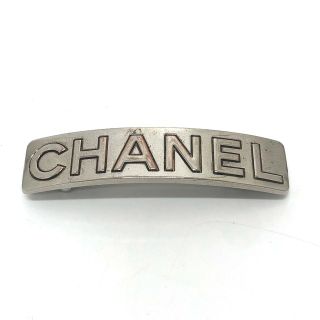 シャネル(CHANEL)のシャネル CHANEL ヘアアクセサリー ロゴ ファッション小物 バレッタ メタル シルバー(バレッタ/ヘアクリップ)