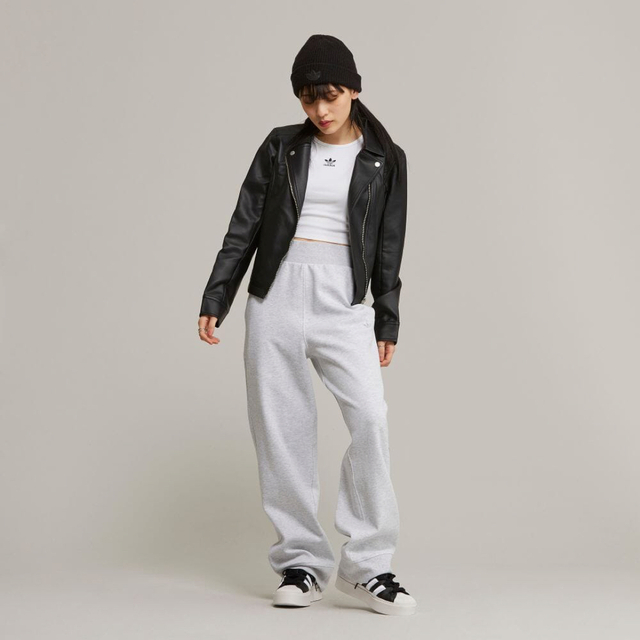 adidas - プレミアムエッセンシャルズパンツ adidasの通販 by yui's
