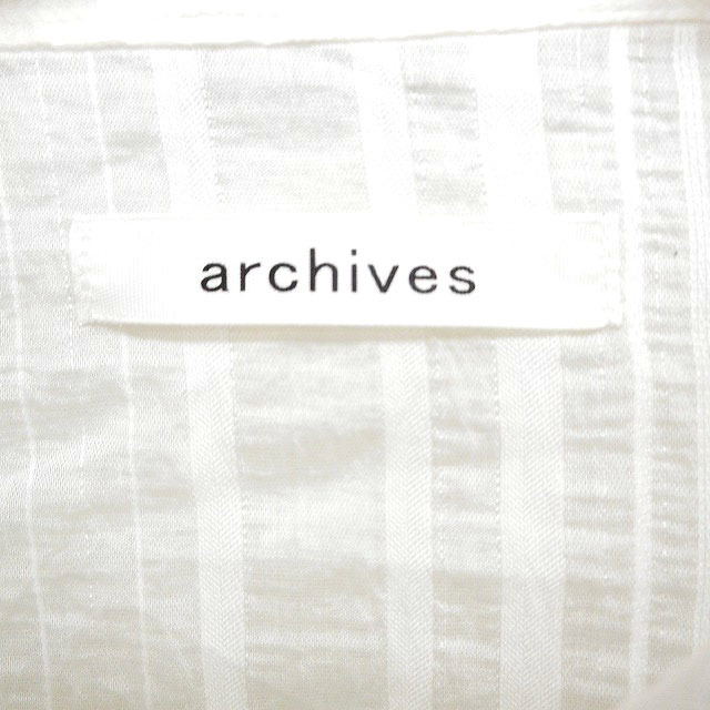 archives(アルシーヴ)のアルシーヴ archives シャツ ブラウス アシンメトリースリーブ ホワイト レディースのトップス(シャツ/ブラウス(長袖/七分))の商品写真