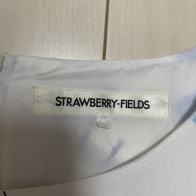 STRAWBERRY-FIELDS(ストロベリーフィールズ)の専用 レディースのワンピース(ひざ丈ワンピース)の商品写真