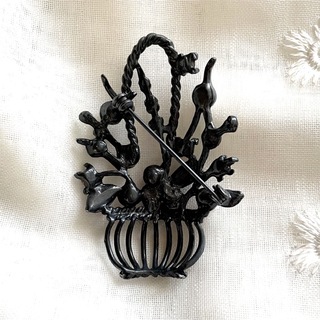 ヴィンテージブローチ 花籠 アンティークシルバー ラインストーン パール 真珠