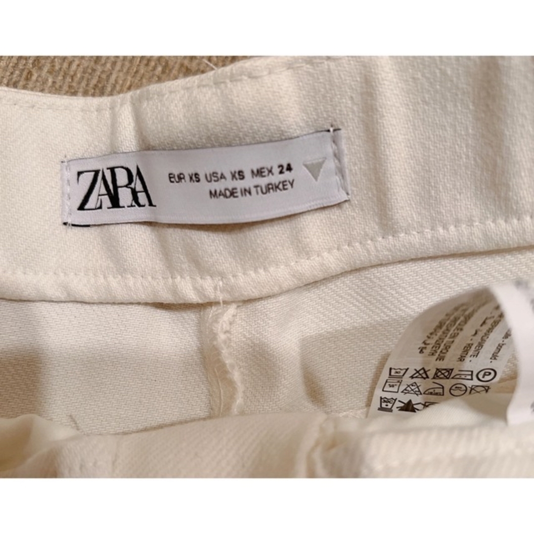 ZARA(ザラ)のZARA ショートパンツ　鍵あみベストまとめ売り レディースのパンツ(ショートパンツ)の商品写真