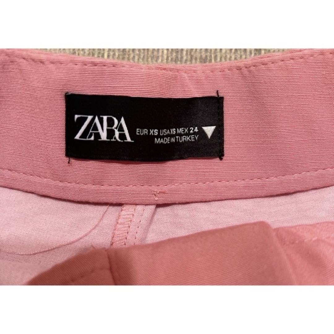 ZARA(ザラ)のZARA ショートパンツ　鍵あみベストまとめ売り レディースのパンツ(ショートパンツ)の商品写真