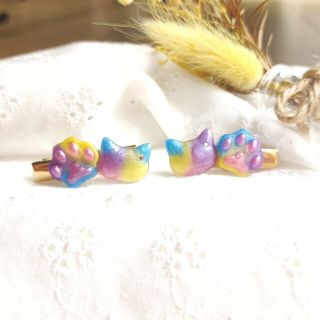 ヘアクリップ　猫　肉球　レジン(その他)