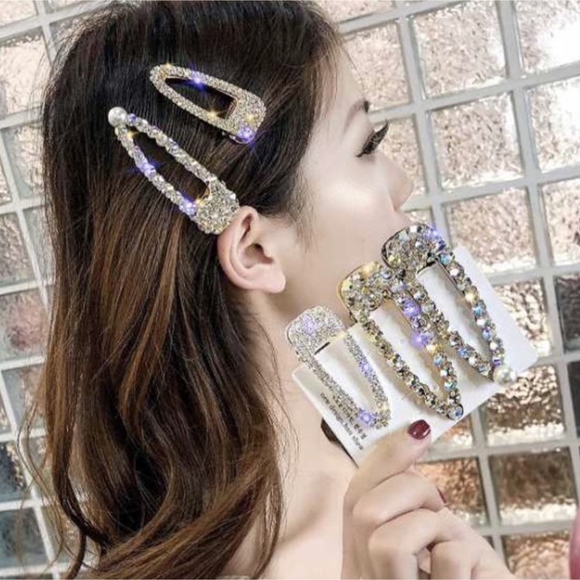 Ｎｏ．819 新品  G ♡ きらきらストーン ヘアクリップ ♡  レディースのヘアアクセサリー(ヘアピン)の商品写真