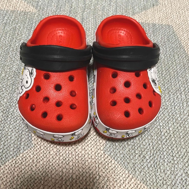 crocs(クロックス)のスヌーピー　クロックス　13cm キッズ/ベビー/マタニティのベビー靴/シューズ(~14cm)(サンダル)の商品写真
