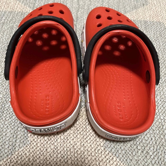 crocs(クロックス)のスヌーピー　クロックス　13cm キッズ/ベビー/マタニティのベビー靴/シューズ(~14cm)(サンダル)の商品写真