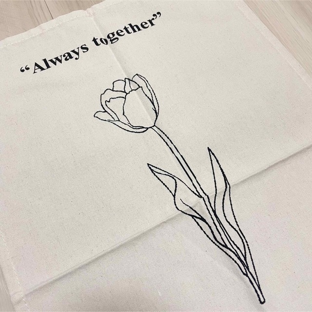 ZARA HOME(ザラホーム)のAlways together チューリップ タペストリー 韓国　北欧 エンタメ/ホビーの美術品/アンティーク(絵画/タペストリー)の商品写真