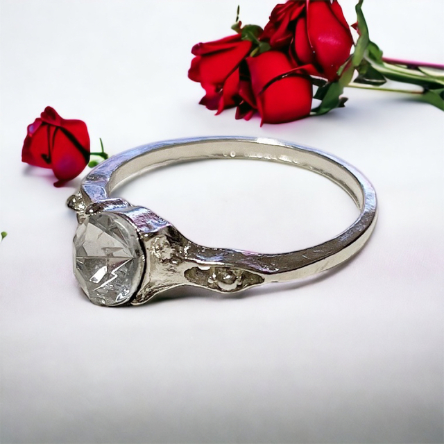 リング 指輪 スワロフスキー 高級感 メンズ レディース ユニセックス おしゃれ レディースのアクセサリー(リング(指輪))の商品写真