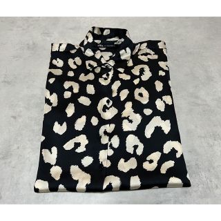 ザラ(ZARA)の【美品】ZARA ザラ アニマル柄 ヒョウ柄 シャツ ブラック M サテン 長袖(シャツ/ブラウス(長袖/七分))