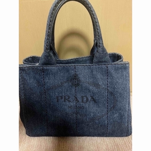 PRADA(プラダ)の最終値下げPRADA カナパS 美品 レディースのバッグ(トートバッグ)の商品写真