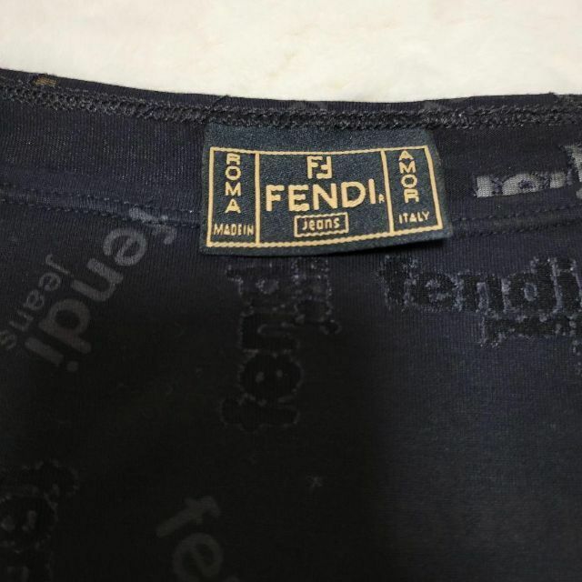 ずっと気になってた FENDI シースルーロゴ シアーシャツ ロゴ 透け感