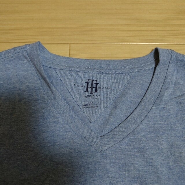 TOMMY HILFIGER(トミーヒルフィガー)のトミーヒルフィガー　VネックTシャツ メンズのトップス(Tシャツ/カットソー(半袖/袖なし))の商品写真
