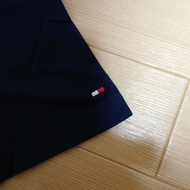 TOMMY HILFIGER(トミーヒルフィガー)の★トミーヒルフィガー　Vネック　Tシャツ★ メンズのトップス(Tシャツ/カットソー(半袖/袖なし))の商品写真