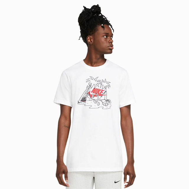 NIKE(ナイキ)の【新品】NIKE FUTURA TREE WHITE TEE メンズのトップス(Tシャツ/カットソー(半袖/袖なし))の商品写真