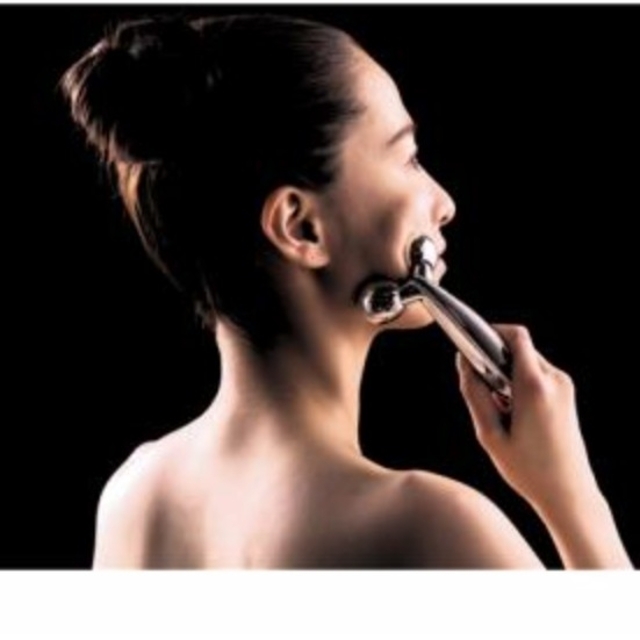 ReFa(リファ)のMTG　リファクリスタルカラットフェイス&フェイスアップクリームセット コスメ/美容のスキンケア/基礎化粧品(フェイスローラー/小物)の商品写真