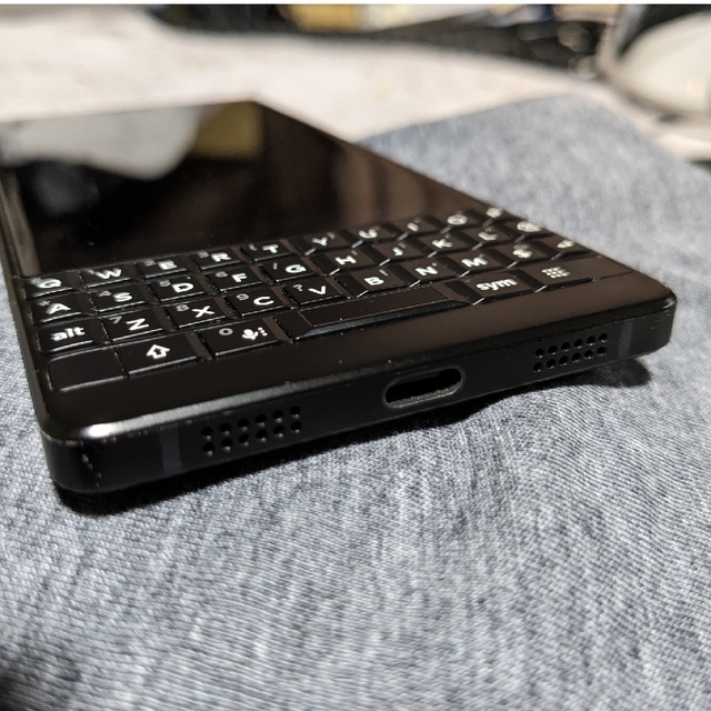 BlackBerry(ブラックベリー)のBlackBerry KEY2 128GB ブラック BBF1009 スマホ/家電/カメラのスマートフォン/携帯電話(スマートフォン本体)の商品写真