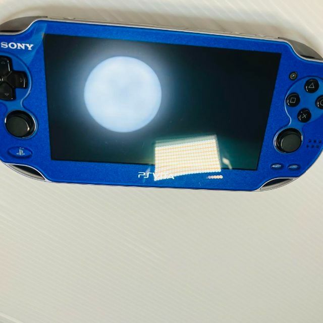 PlayStation Vita(プレイステーションヴィータ)の【美品】PlayStation Vita PCH-1000 サファイアブルー エンタメ/ホビーのゲームソフト/ゲーム機本体(携帯用ゲーム機本体)の商品写真