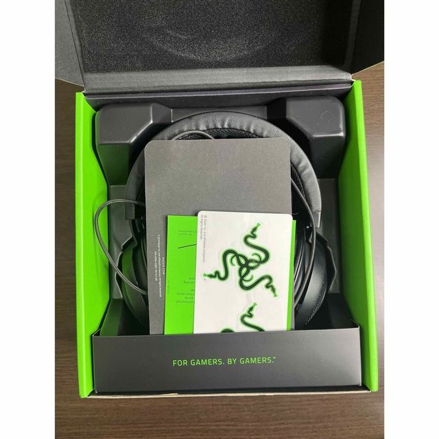 Razer(レイザー)のRAZER KRAKEN ヘッドセット スマホ/家電/カメラのPC/タブレット(PC周辺機器)の商品写真