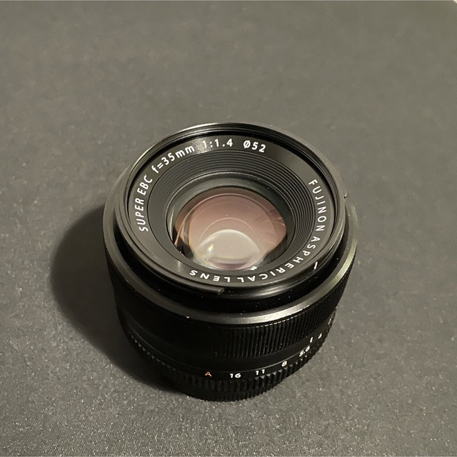 富士フイルム(フジフイルム)の週末限定富士フイルム XT2 本体 35mm単焦点 SAMYANG 魚眼レンズ スマホ/家電/カメラのカメラ(ミラーレス一眼)の商品写真