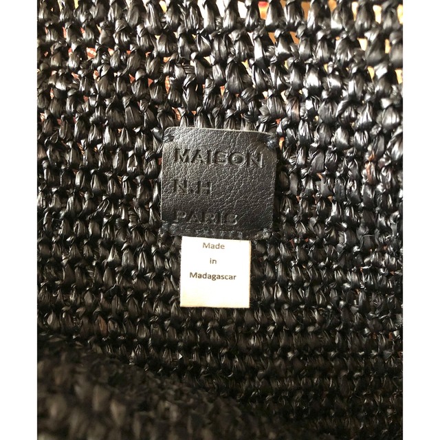 martinique(マルティニーク)のMAISON N•H PARIS ラフィア フリルバッグ　黒 2022 レディースのバッグ(かごバッグ/ストローバッグ)の商品写真