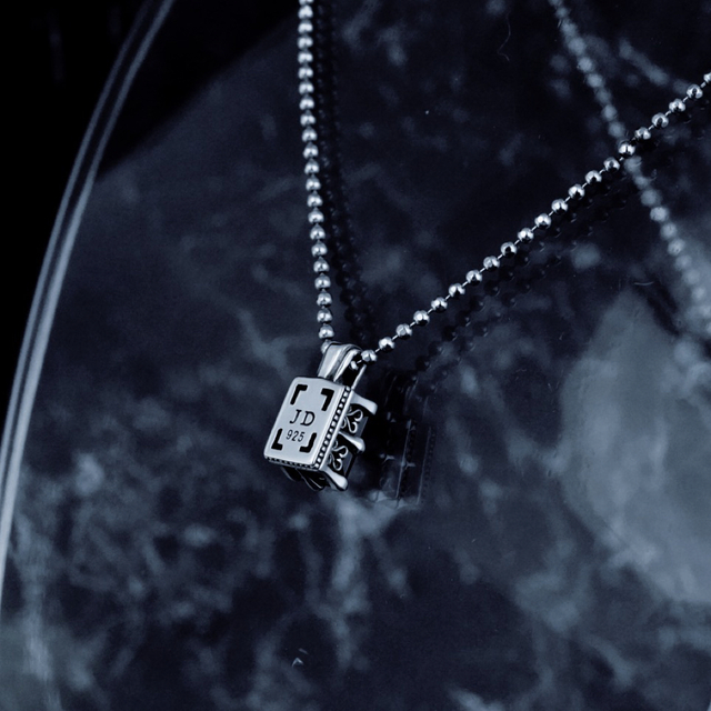 美品!ジャスティンデイビス SNJ320 TREASURE ネックレス