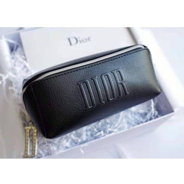 Christian Dior 新品未使用 ディオール ノベルティ ポーチ スクエア ブラックの通販 by ☆|クリスチャンディオールならラクマ 新品 DIOR ディオール ロゴ 化粧ポーチ ピンク スクエア ノベルティ