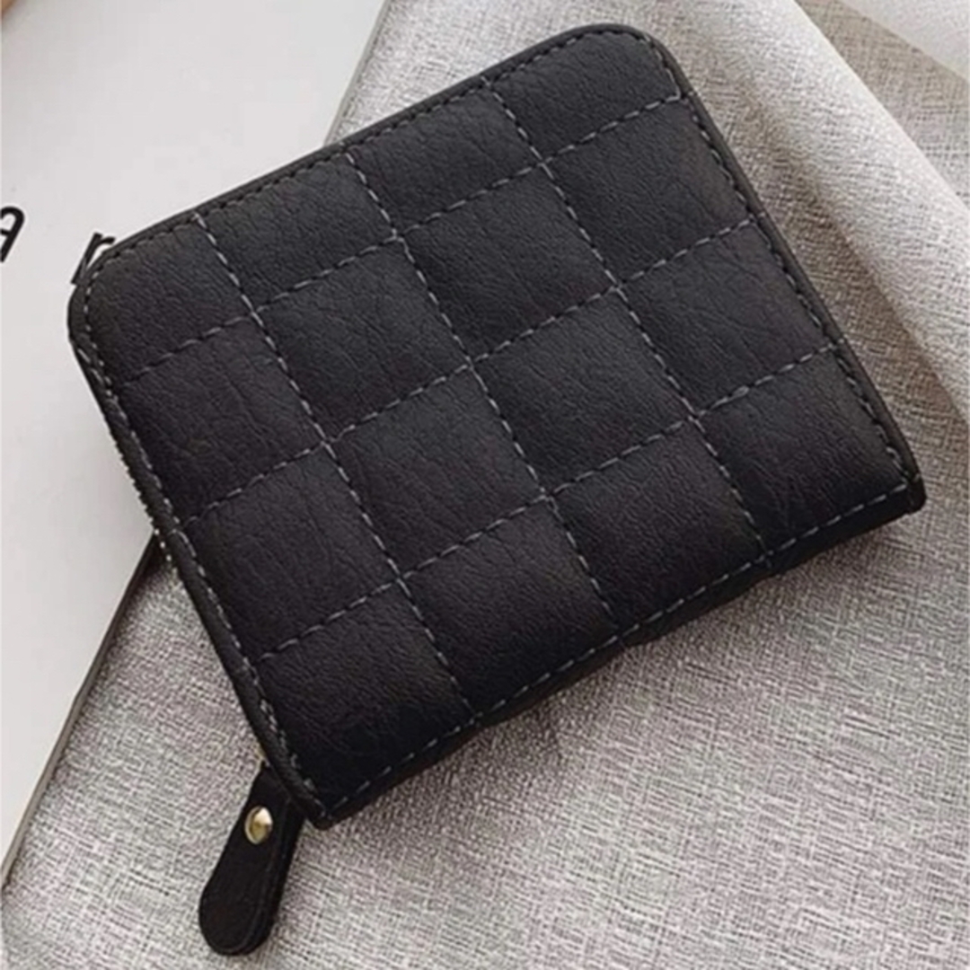 格子縞　ジッパーアラウンド　ミニ財布 レディースのファッション小物(財布)の商品写真