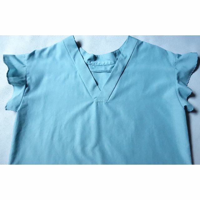 Spick & Span（スピックアンドスパン）の「バックVネック袖