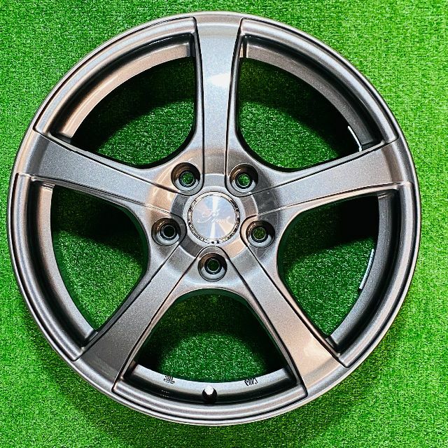 美品 社外ホイール R17×7J 5H-114.3 ET38　クラウンなど