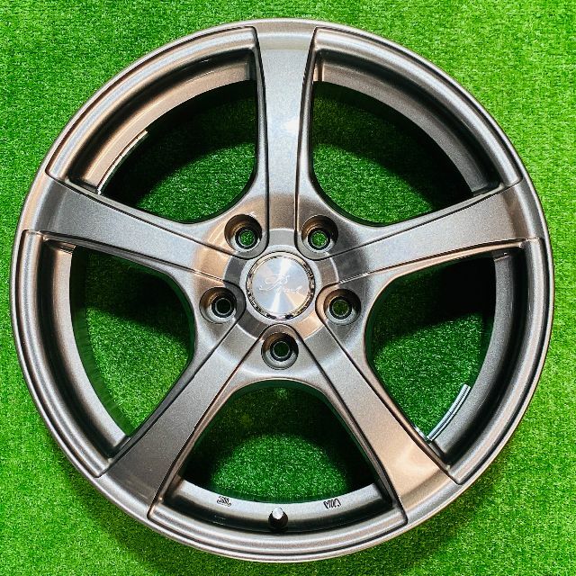 美品 社外ホイール R17×7J 5H-114.3 ET38　クラウンなど