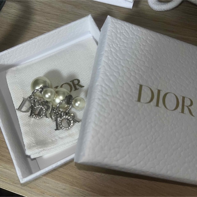 DIOR TRIBALES ピアス メタル・レジンパール・クリスタル　シルバー