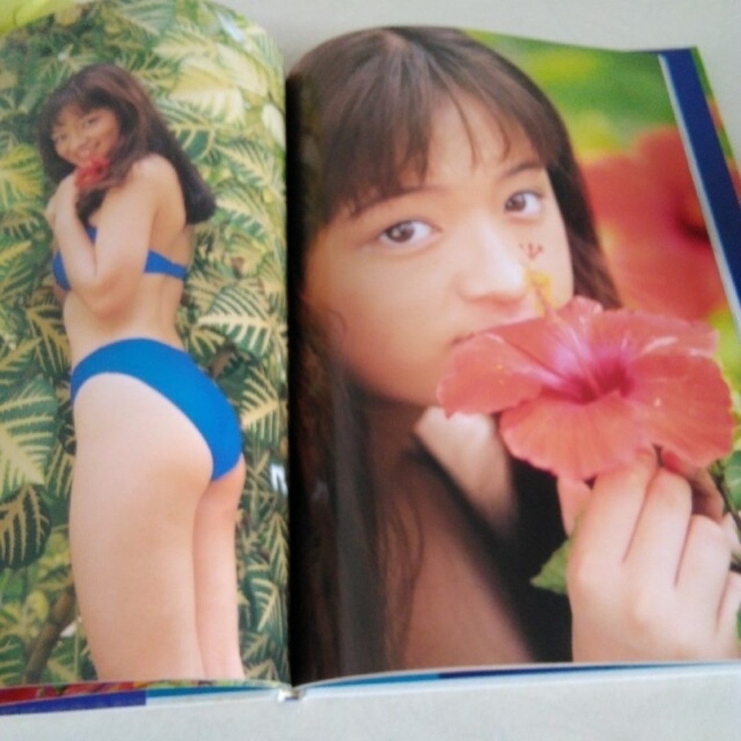 # 浜崎あゆみ写真集。CD7枚 。ポスター。希望の方ピンクのVHS 進呈