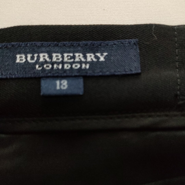 BURBERRY(バーバリー)のBURBERRY LONDON スカート　ブラック レディースのスカート(ひざ丈スカート)の商品写真