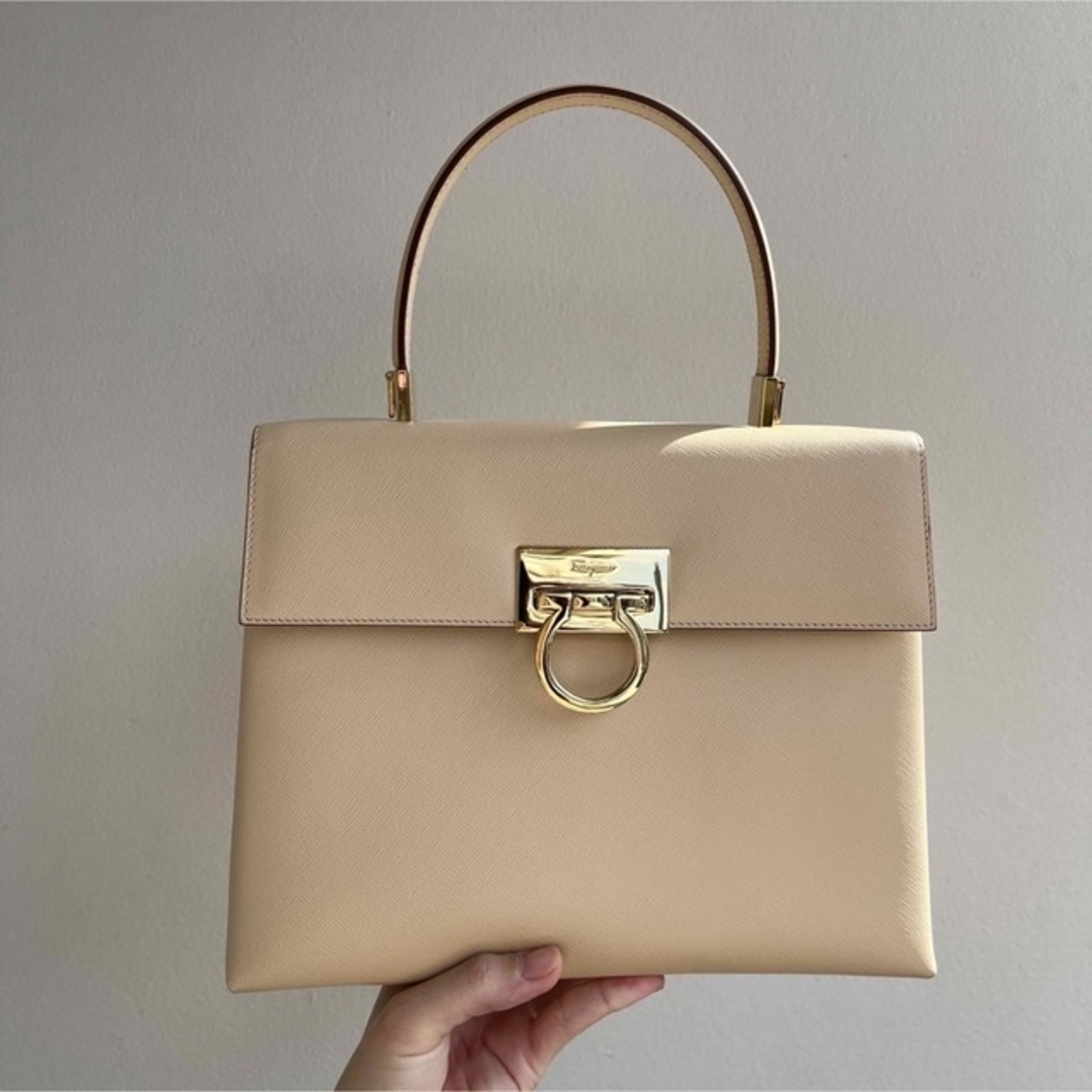 Salvatore Ferragamo - 【超美品】【レア】Ferragamoフェラガモ