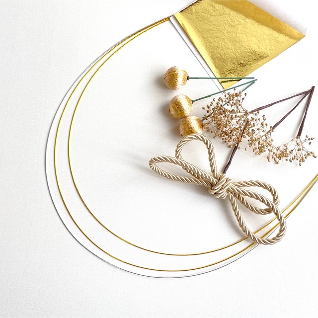 水引き　金箔　ゴールドかすみ草　ゴールドコード　髪飾り ハンドメイドのアクセサリー(ヘアアクセサリー)の商品写真