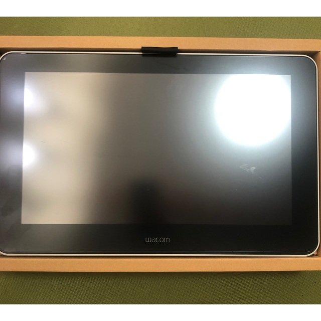 Wacom(ワコム)の「WACOM ペンタブレット DTC133W0D」 スマホ/家電/カメラのPC/タブレット(タブレット)の商品写真