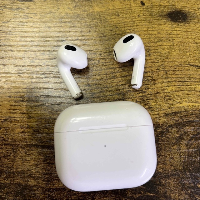 Apple(アップル)のApple Airpods第3世代 スマホ/家電/カメラのオーディオ機器(ヘッドフォン/イヤフォン)の商品写真