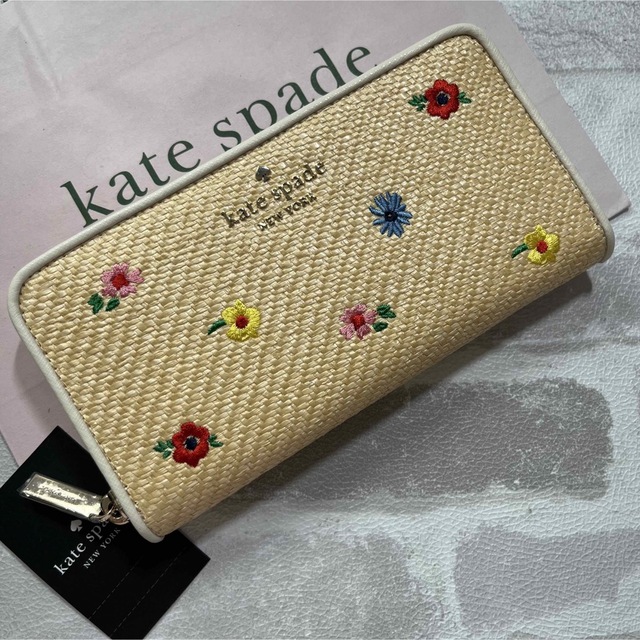 可愛い☆kate spade ケイトスペード ニューヨーク 長財布 花柄刺繍