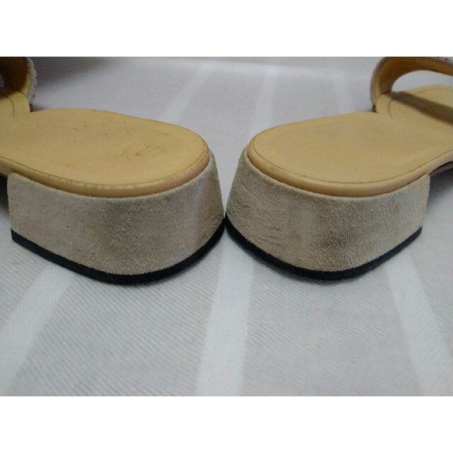 miumiu(ミュウミュウ)のmiumiu/ミュウミュウ 刺繍サンダル レディースの靴/シューズ(サンダル)の商品写真