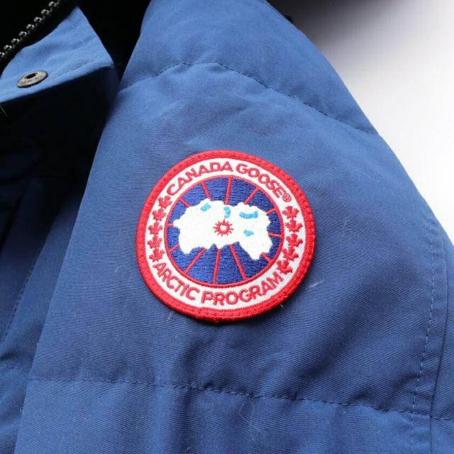 CANADA GOOSE(カナダグース)のCARSON PARKA FUSION FIT ダウンコート ブルー フード付き メンズのジャケット/アウター(その他)の商品写真