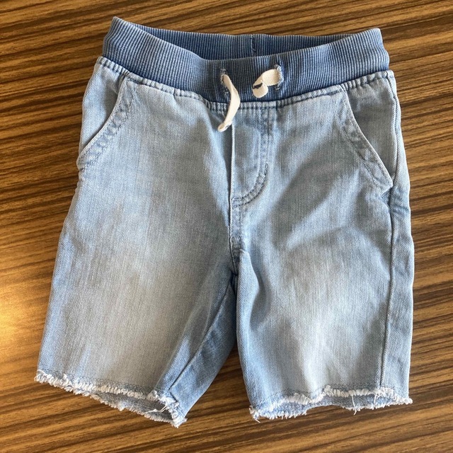 GAP(ギャップ)のGAP デニム　半ズボン　ボトムス　100 キッズ/ベビー/マタニティのキッズ服女の子用(90cm~)(パンツ/スパッツ)の商品写真